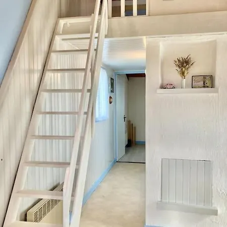 Maison Calme Proche Avec Piscine Σπίτι διακοπών *